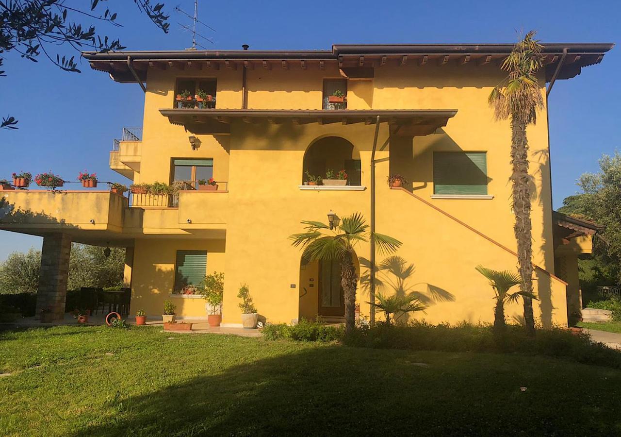 Villa Elena Appartamento In Villa Montinelle Luaran gambar