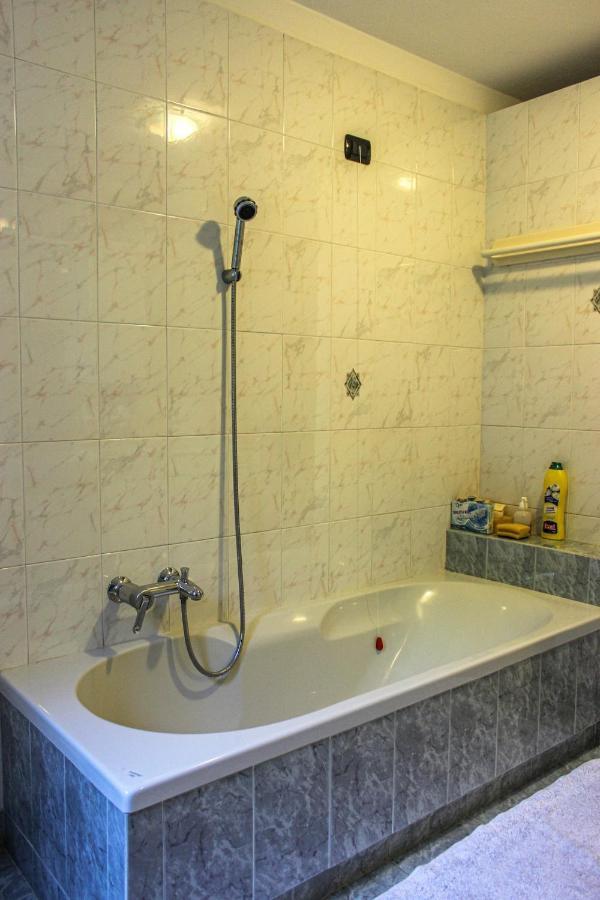 Villa Elena Appartamento In Villa Montinelle Luaran gambar