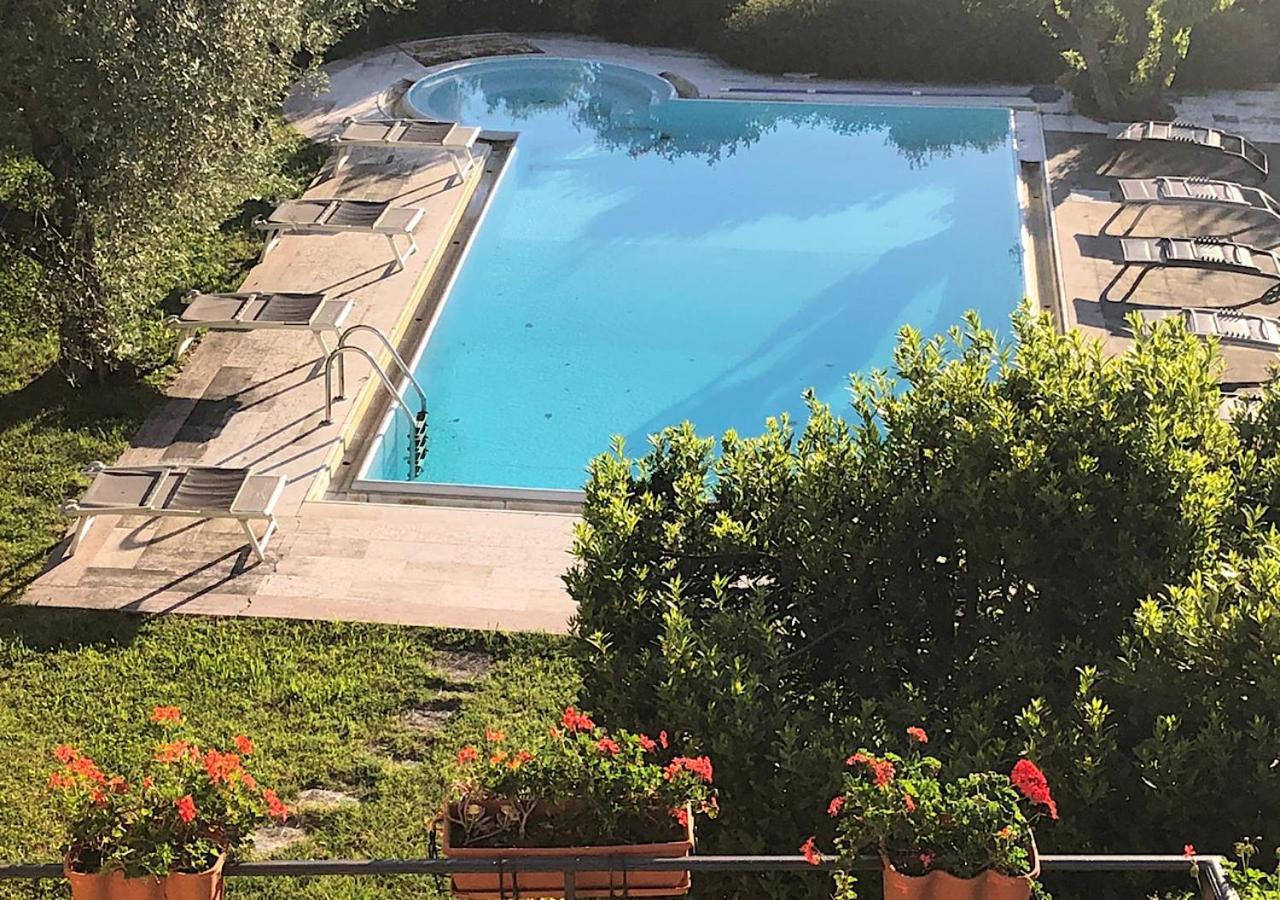 Villa Elena Appartamento In Villa Montinelle Luaran gambar