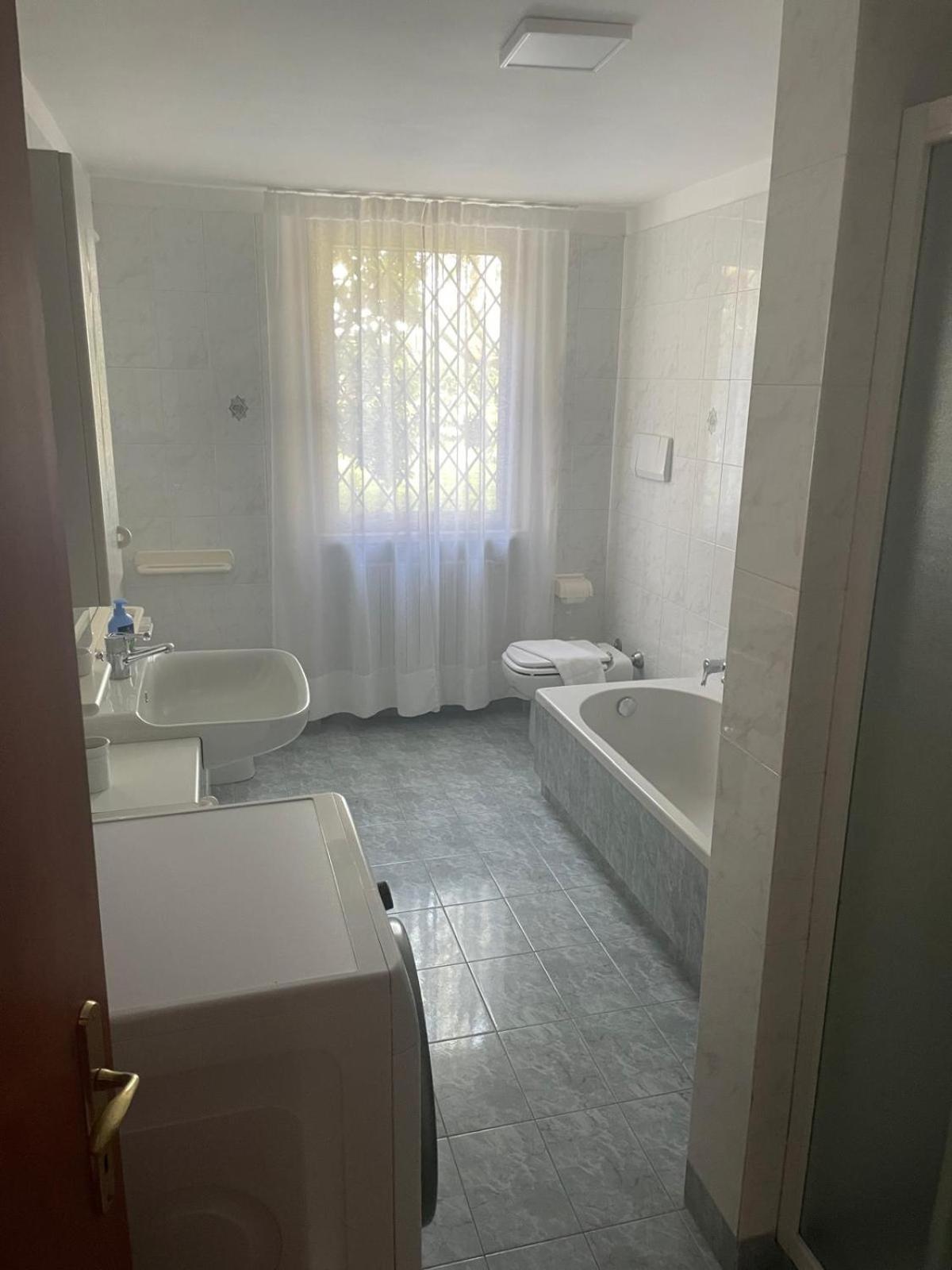 Villa Elena Appartamento In Villa Montinelle Luaran gambar