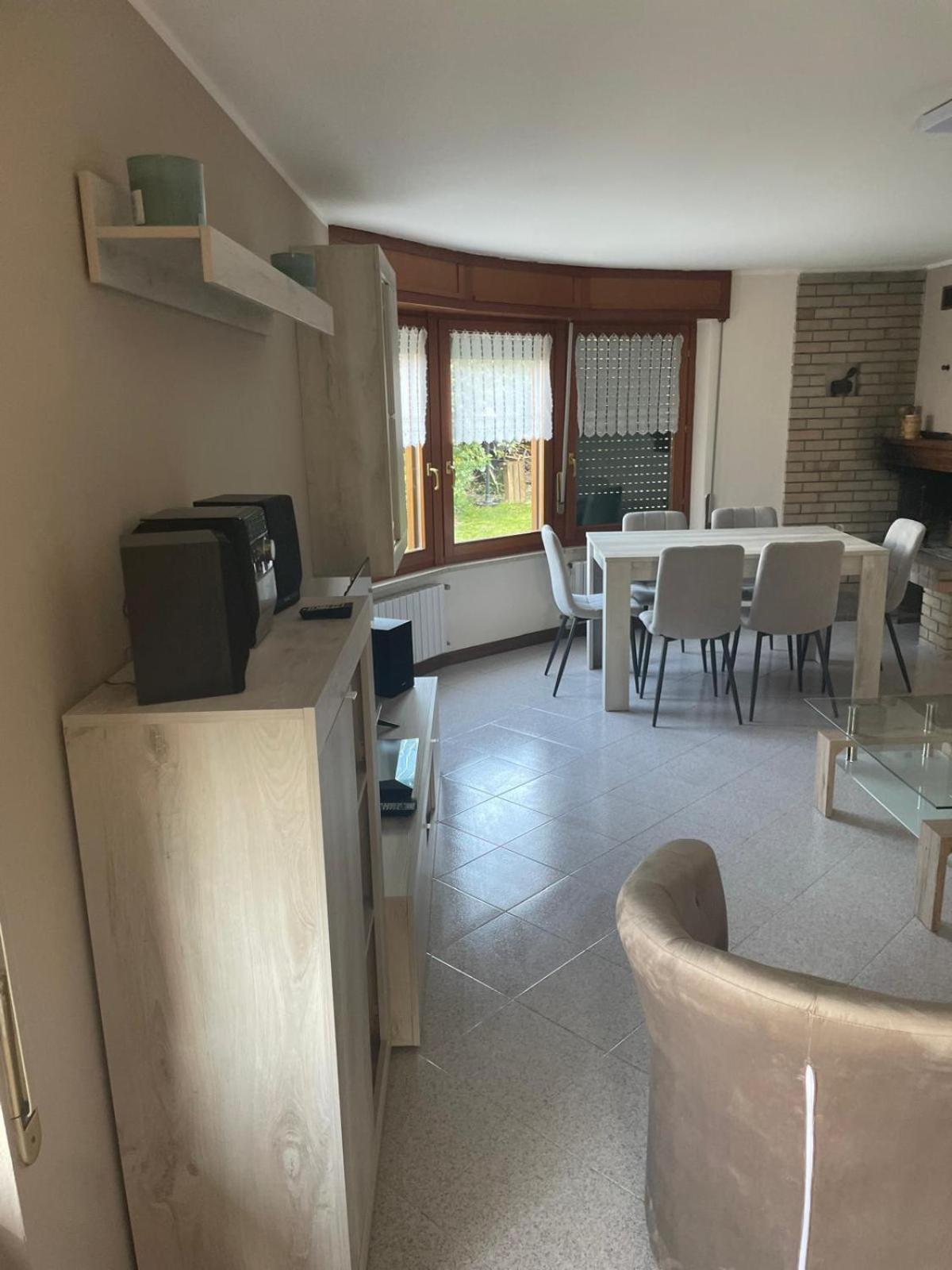 Villa Elena Appartamento In Villa Montinelle Luaran gambar
